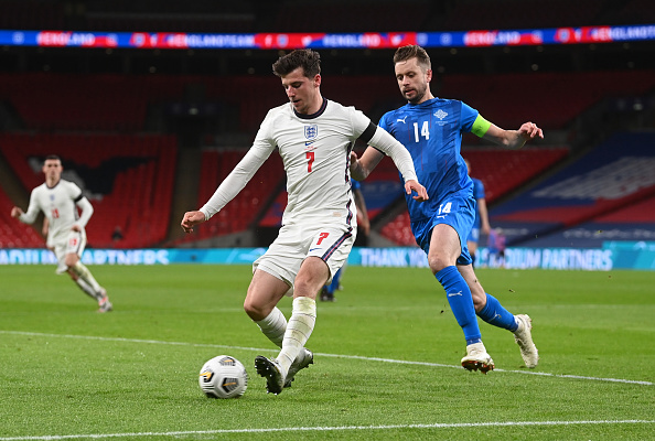 Gareth Southgate reacts to England performance of Chelsea star Mason Mount