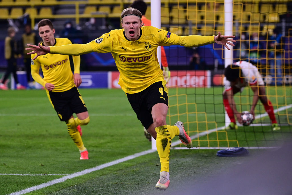 Borussia Dortmund v Sevilla FC - UEFA Champions League Round Of 16 Leg Two