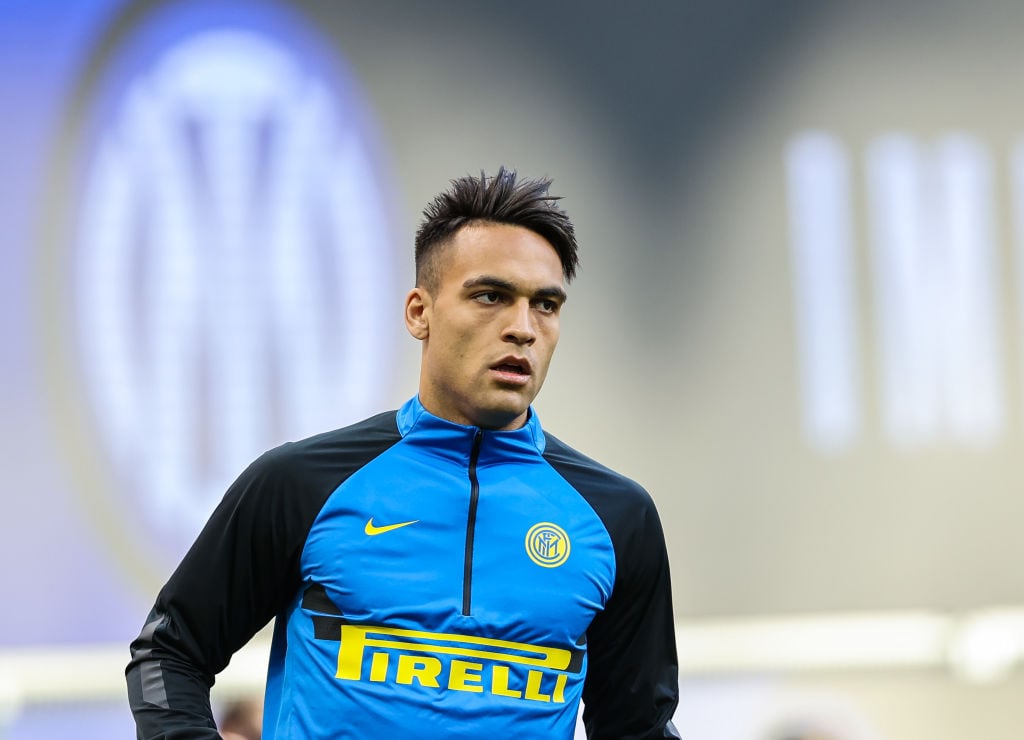 Lautaro Martínez of FC Internazionale warms up before the