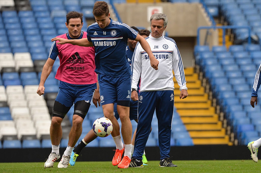 Chelsea on verge of losing midfielder whom Mourinho described as 'engine' on free transfer