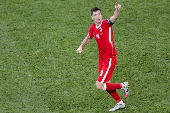 TOPSHOT-FBL-EURO-2020-2021-MATCH34-SWE-POL