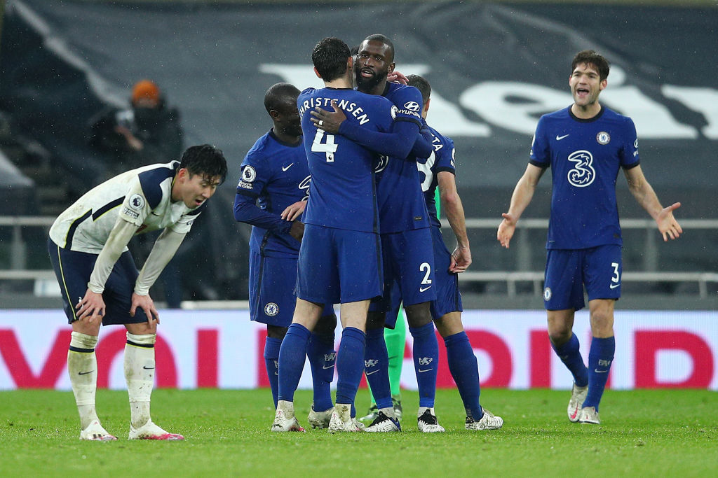  Chelsea defender Antonio Rudiger celebrates with teammates after scoring a goal during a match, demonstrating strong leadership qualities on the pitch.
