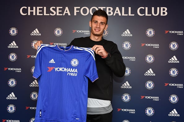 Matt Miazga Signs for Chelsea FC - Cobham Training Ground