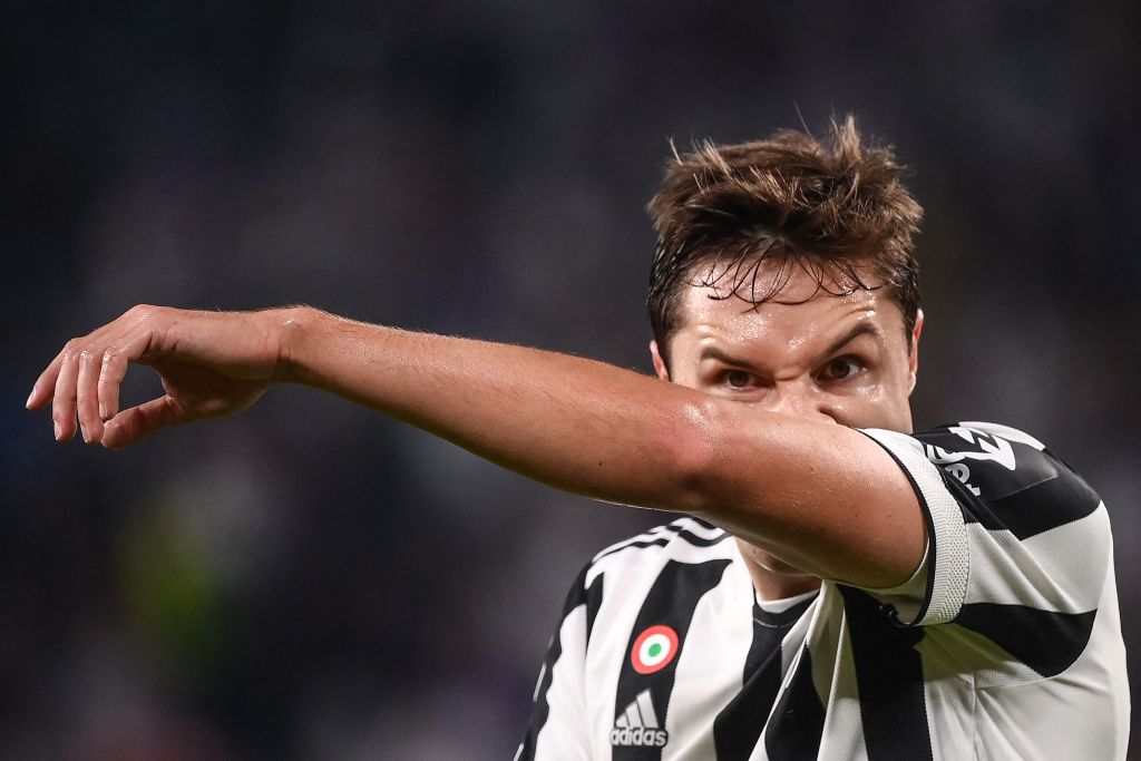 'Needed at the Bridge': Some Chelsea fans keen to sign Juve star after watching his CL display