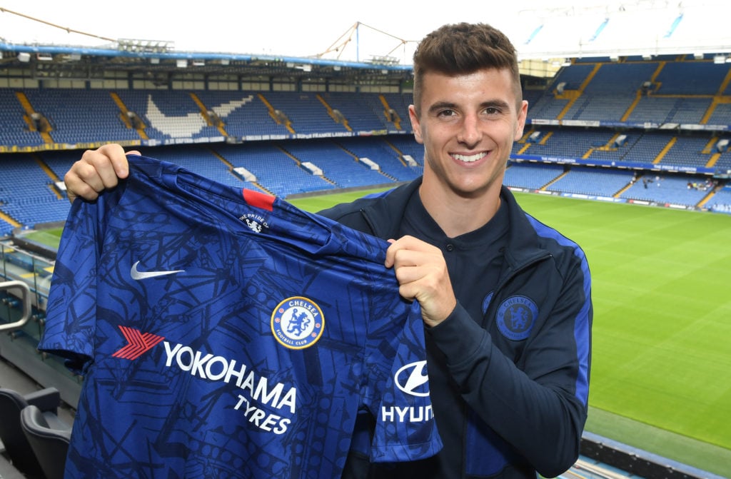 Mason Mount Signs a New Contract at Chelsea