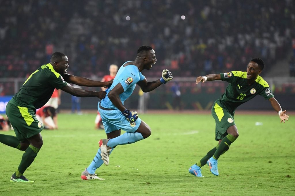 TOPSHOT-FBL-AFR-AFCON-2021-2022-SEN-EGY
