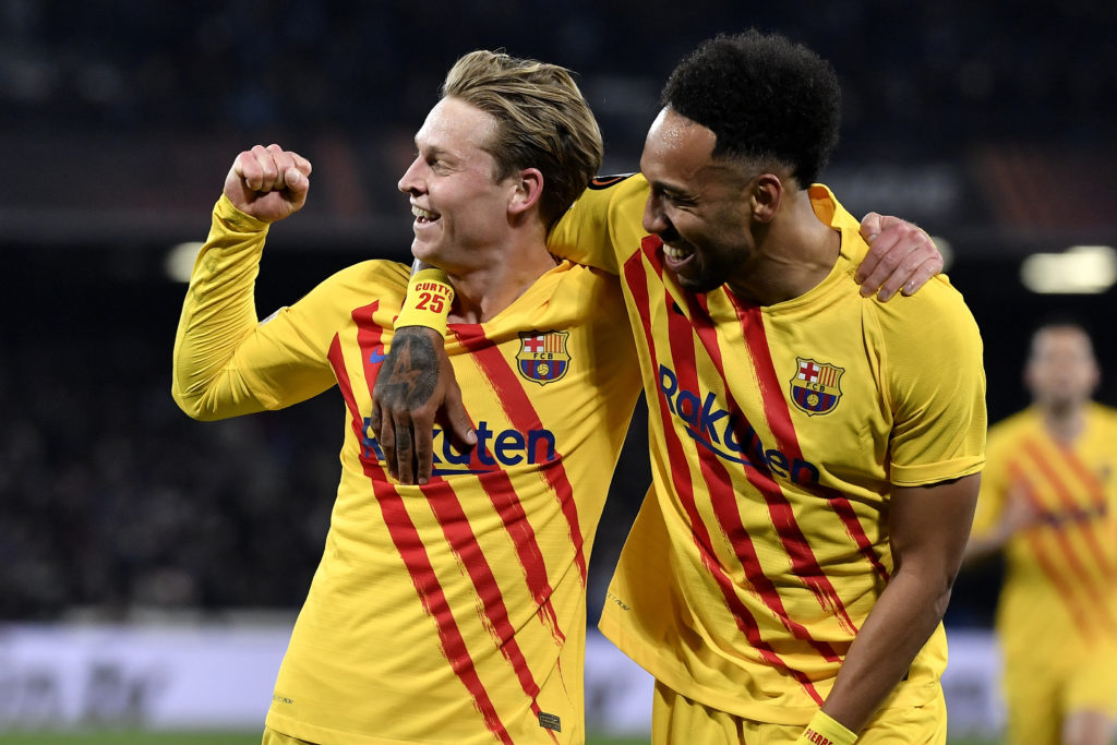 Frenkie de Jong of Barcelona celebrates with Pierre-Emerick