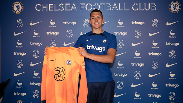 Chelsea Unveil New Signing Gabriel Slonina