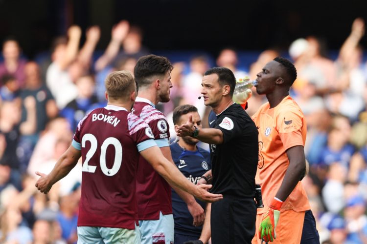 Tony Pulis comments on 'ridiculous' decision in Chelsea's win v West Ham
