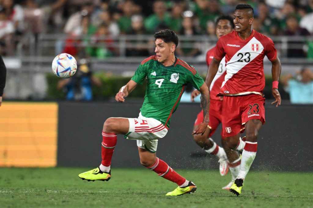 FBL-FRIENDLY-MEX-PER