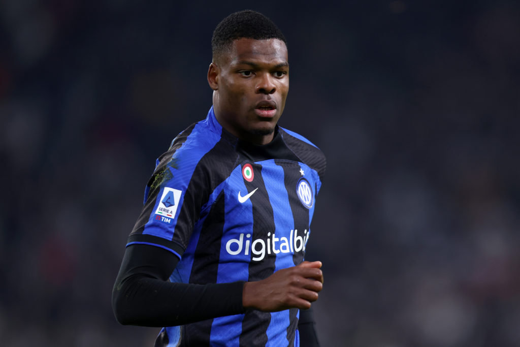 Denzel Dumfries of Fc Internazionale looks on during the