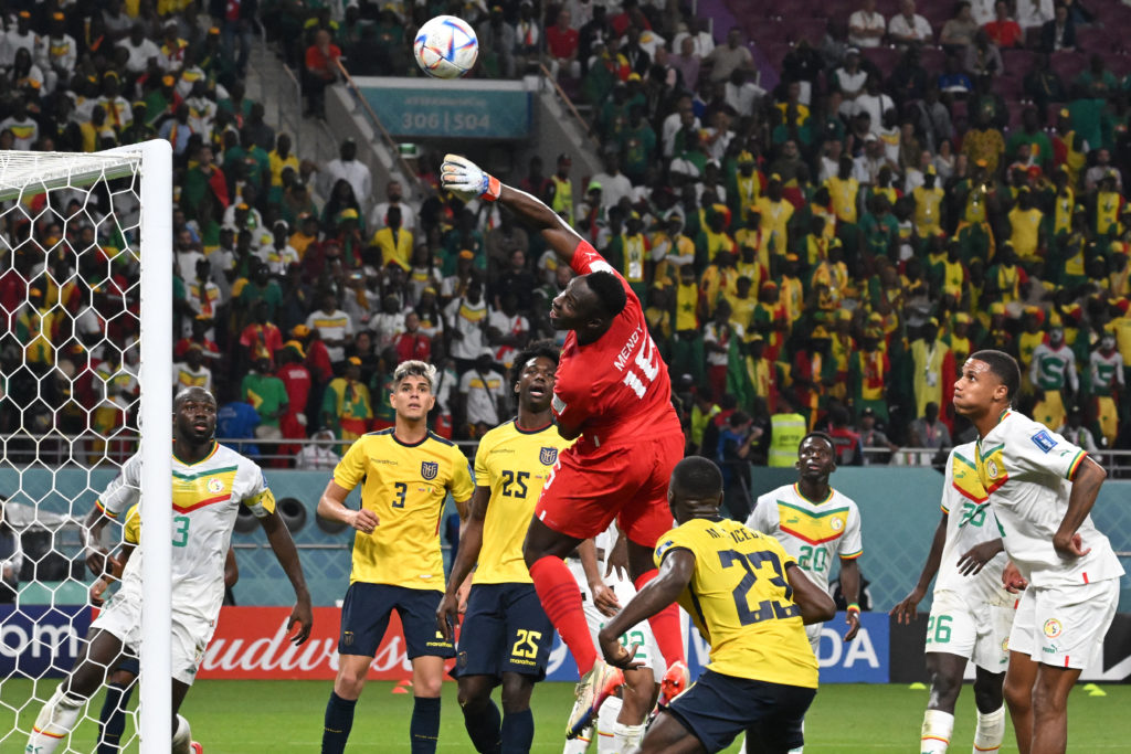 TOPSHOT-FBL-WC-2022-MATCH35-ECU-SEN