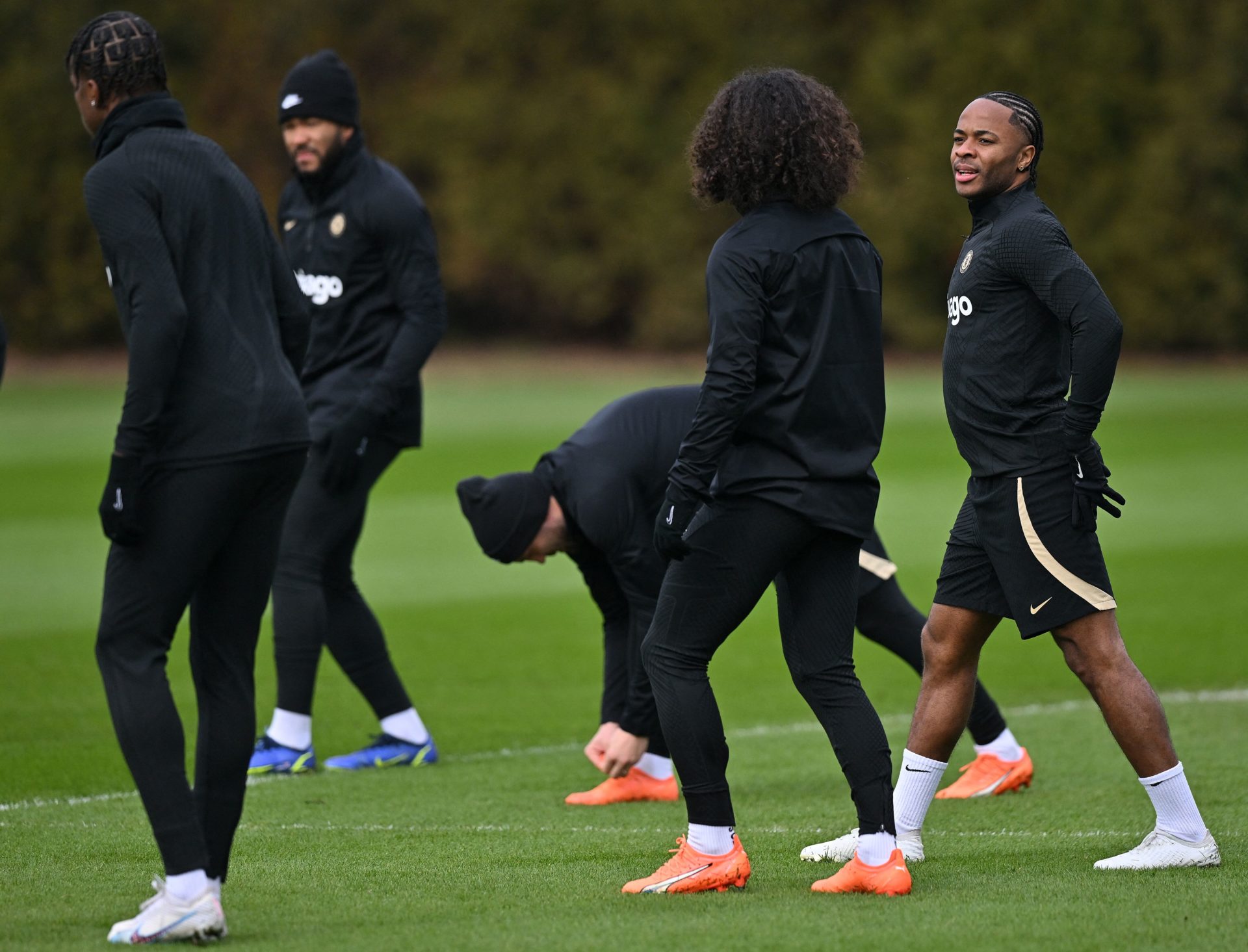 Chelsea ha confirmado que cinco hombres estuvieron ausentes de la sesión de entrenamiento del lunes antes del choque de Dortmund.