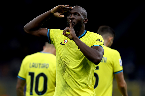 Romelu Lukaku of Fc Internazionale celebrates after scoring...