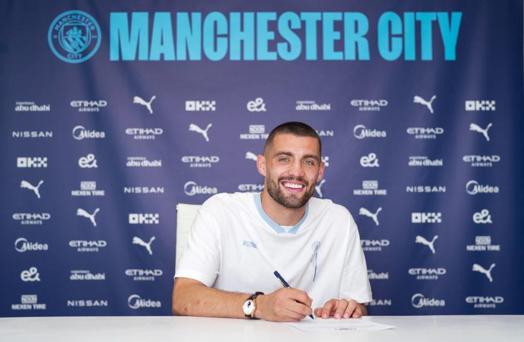 Manchester City Unveil New Signing