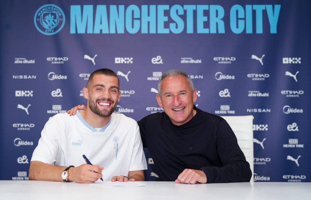 Manchester City Unveil New Signing