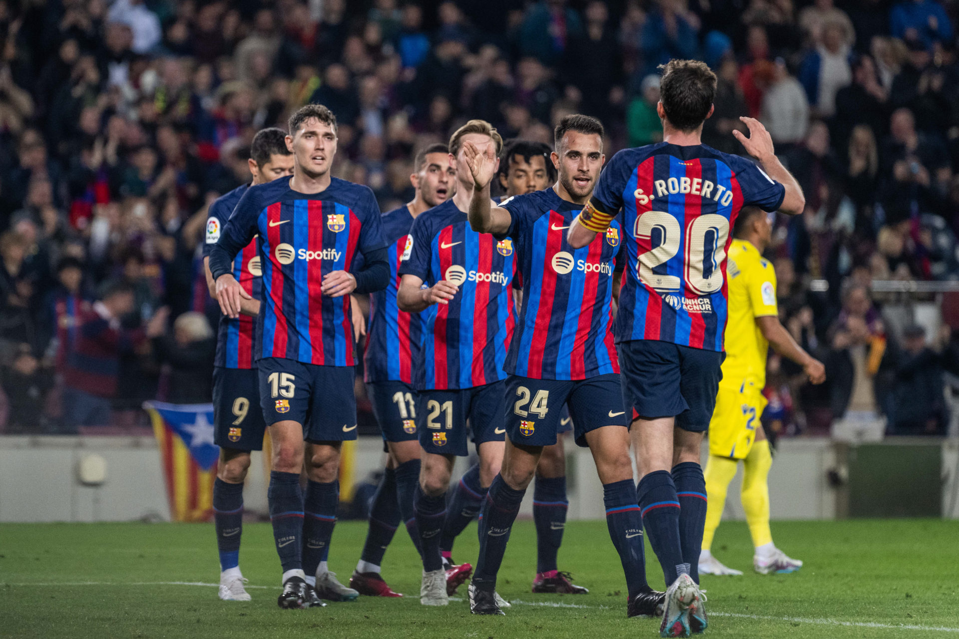 Vitor Roque officially announces his arrival at Barça