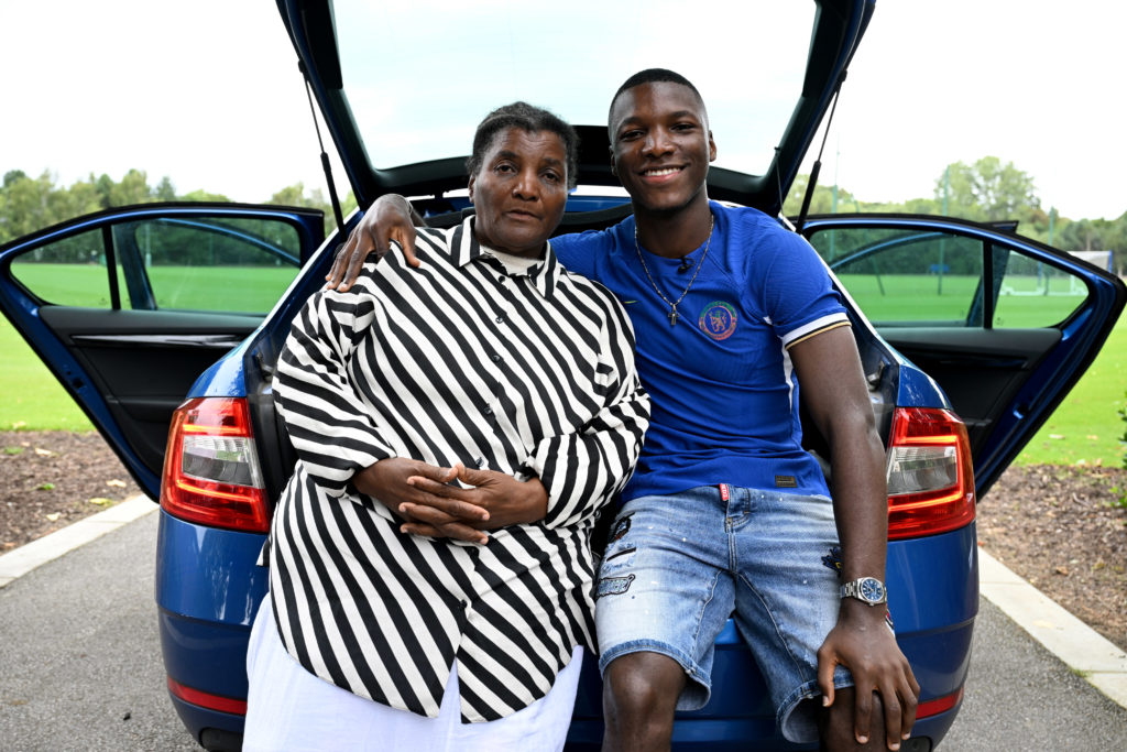 Chelsea Unveil New Signing Moises Caicedo