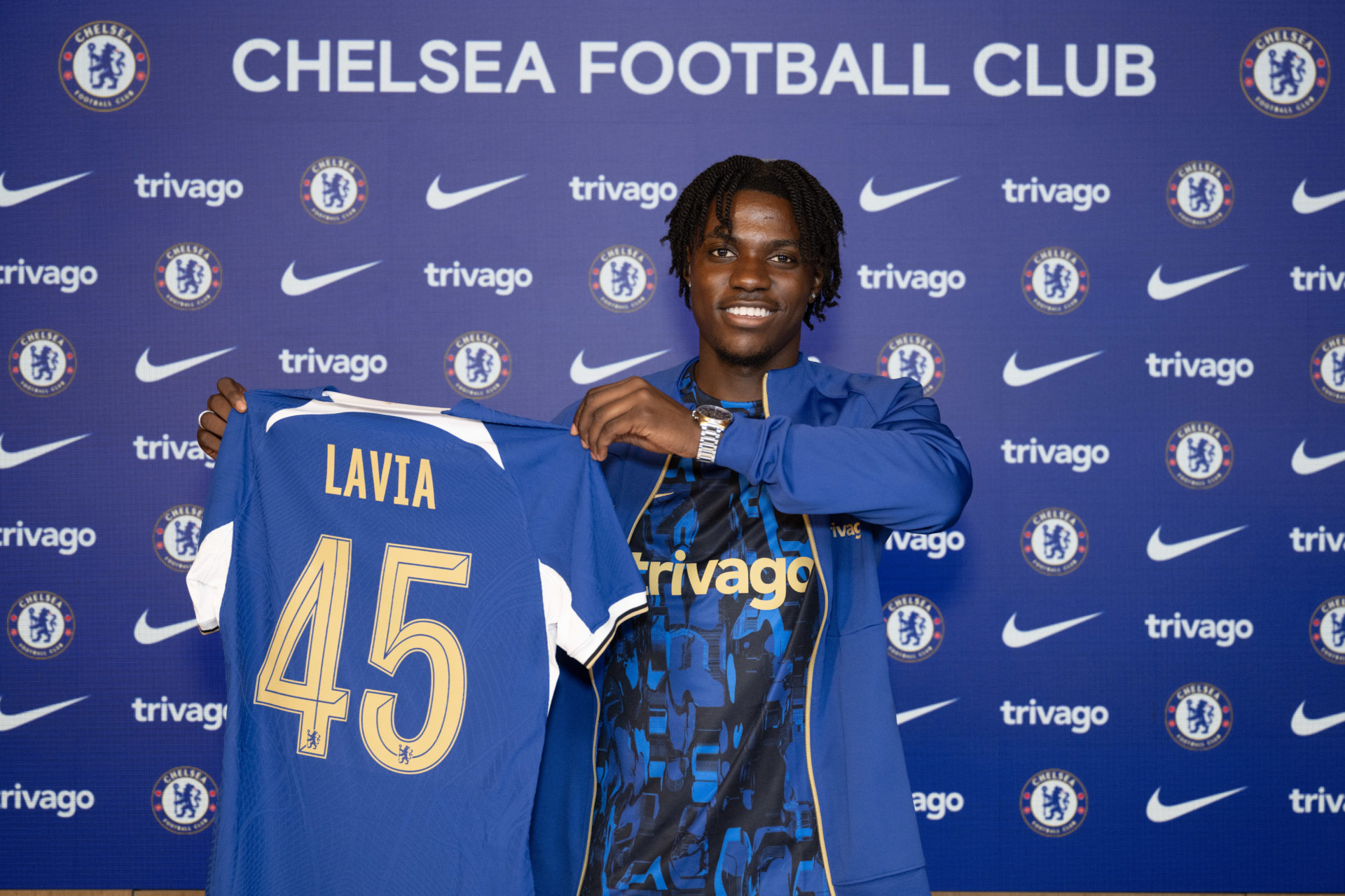 Chelsea are now willing to spend £30m on rare striker, he shares the same agent as Romeo Lavia