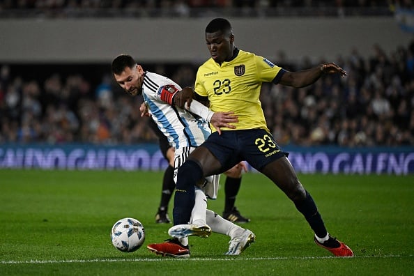 What Chelsea’s Moises Caicedo did to Lionel Messi on international duty ...