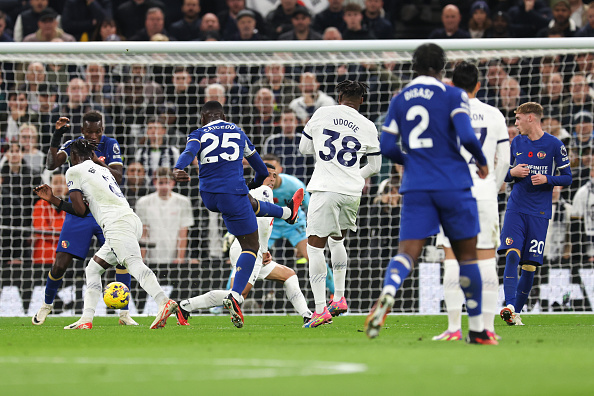 Tottenham and Chelsea clash becomes sideshow on another chaotic night of  VAR controversy - Mirror Online