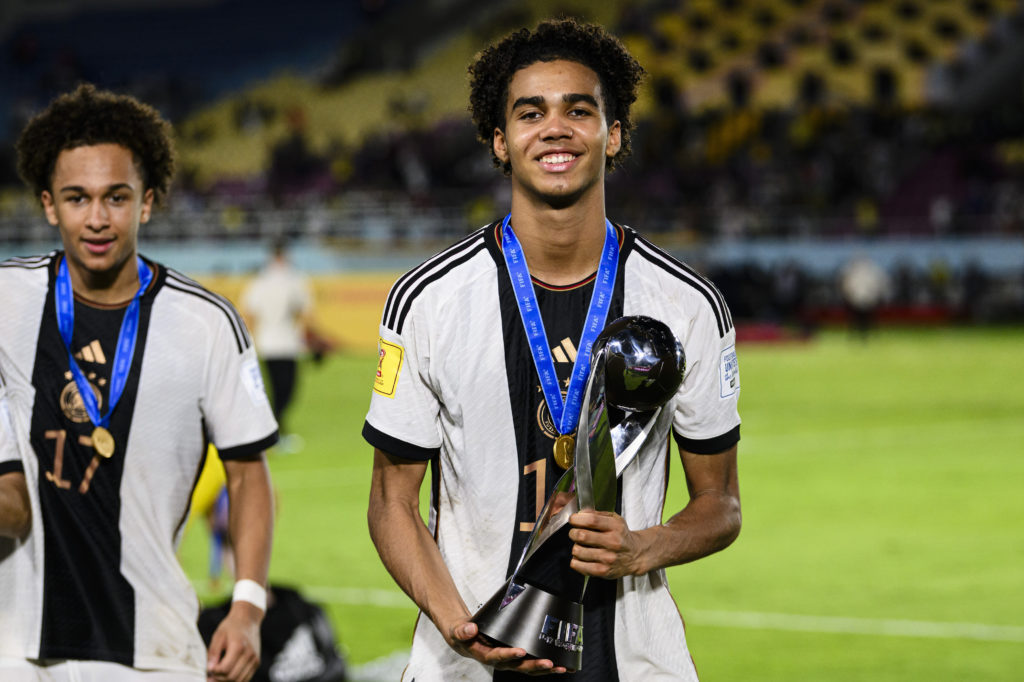 Arsenal now interested in 17-year-old defender Chelsea want, he's