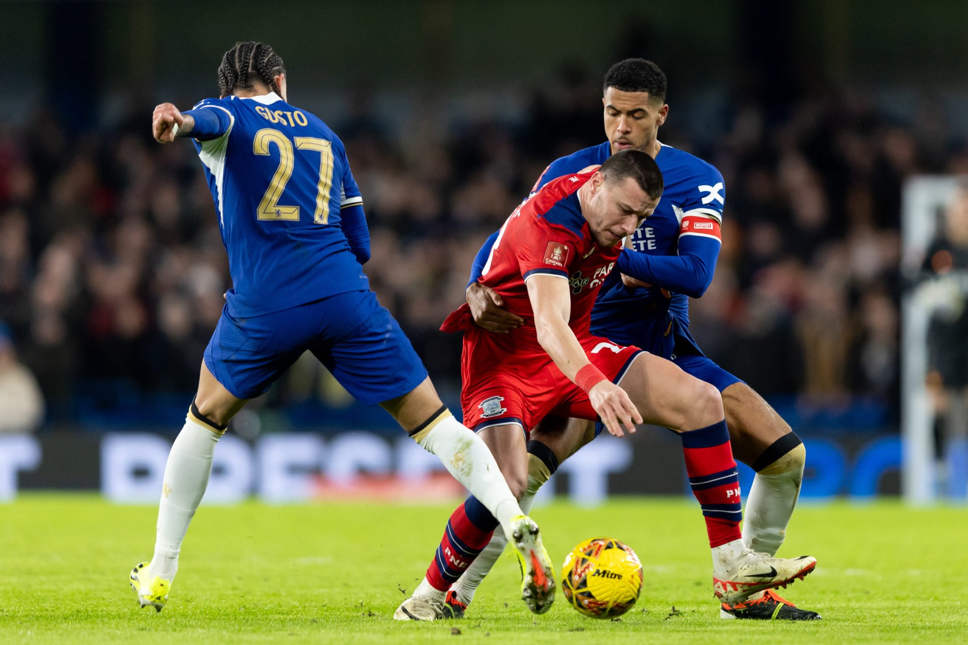 'Looks up to Gerrard'... 20-year-old Chelsea player now admits his dad ...