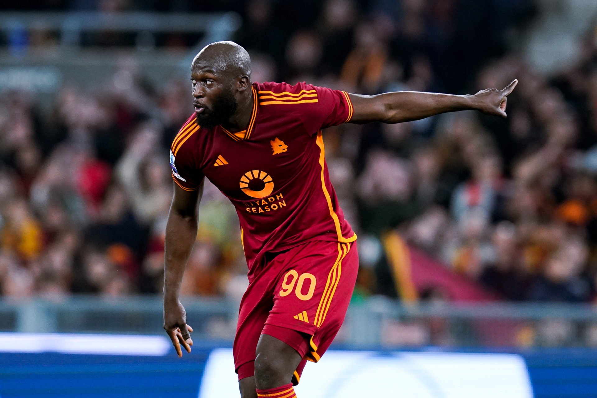 Roma are considering offering £69m player to Chelsea in exchange for Romelu Lukaku