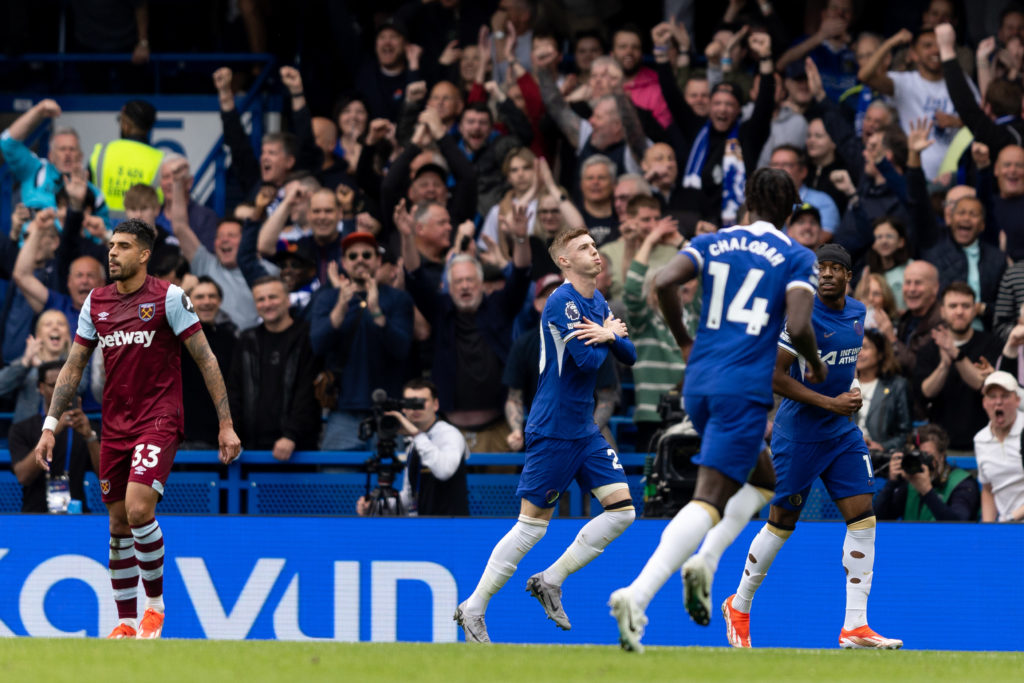 Cole Palmer of Chelsea celebrates after scoring his side's first goal during the Premier League match between Chelsea FC and West Ham United at Sta...