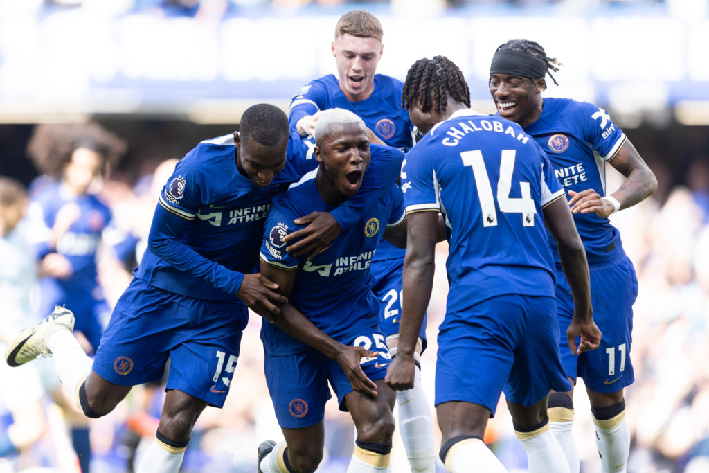Moisés Caicedo of Chelsea celebrates with his teammates after scoring a goal to make it 1 - 0 during the Premier League match between Chelsea FC an...