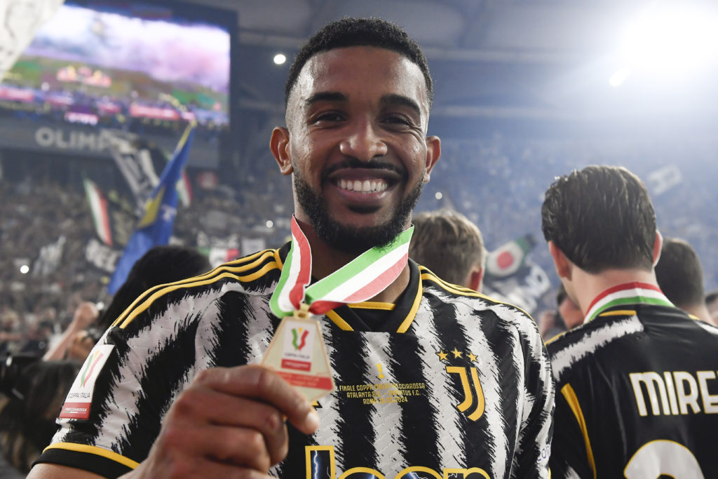Juventus defender Gleison Bremer with medal