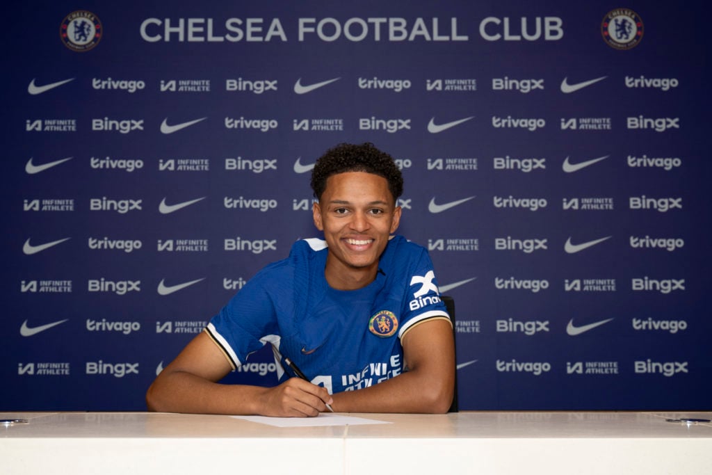 Chelsea Unveil New Signing Omari Kellyman