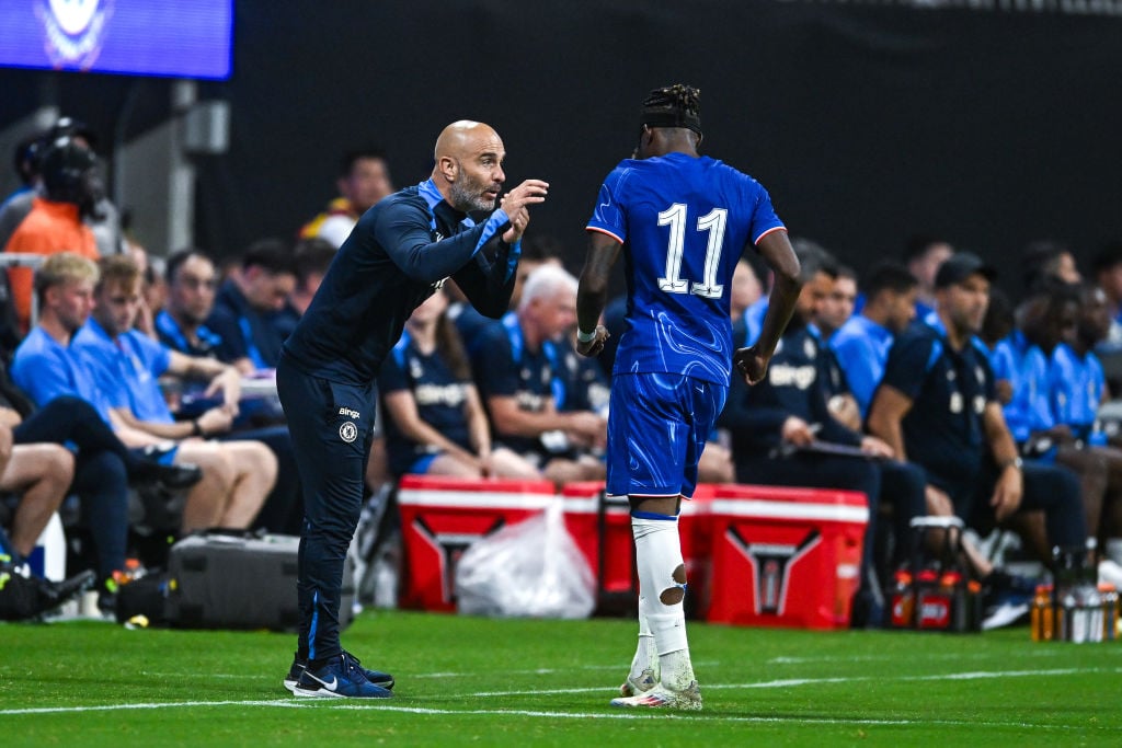 Chelsea head coach Enzo Maresca talks with midfielder Noni Madueke (11) during the friendly between Chelsea FC and Club America on July 31st, 2024 ...