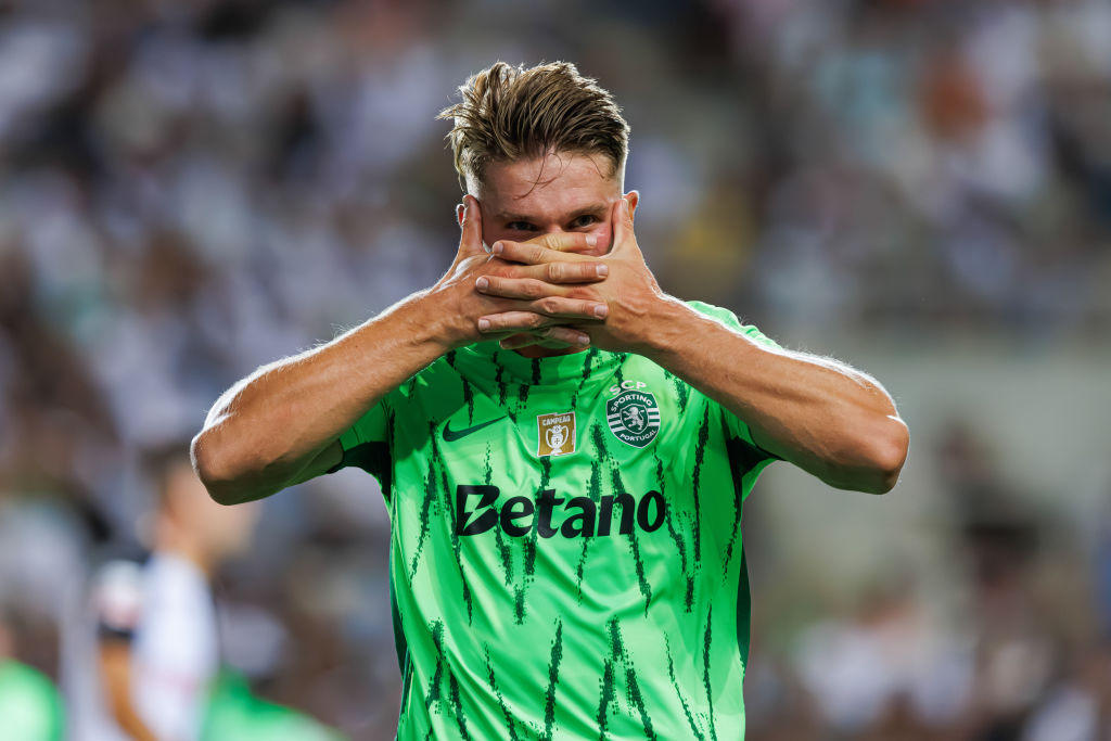 Viktor Gyokeres (Sporting CP) celebrates after scoring goal