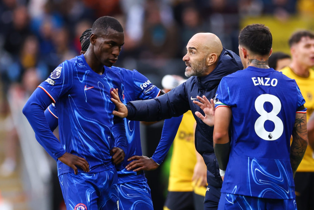 Chelsea manager Enzo Maresca gives instructions to Nicolas Jackson