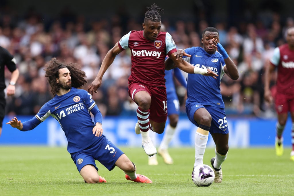 Marc Cucurella of Chelsea, Mohammed Kudus of West Ham and Moises Caicedo of Chelsea during match between Chelsea FC and West Ham United