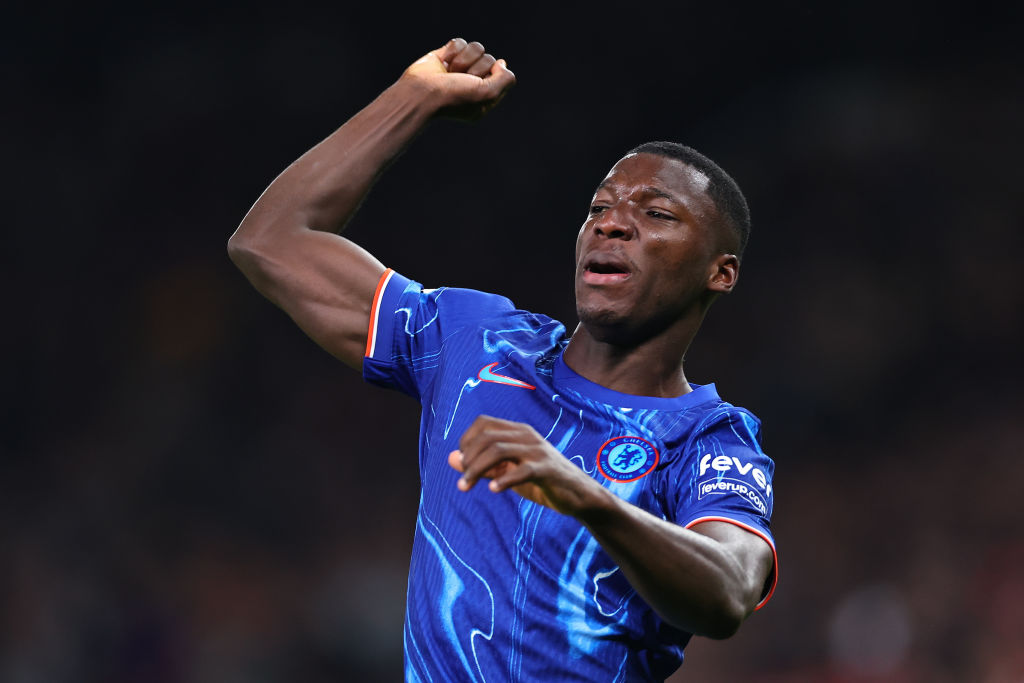 Moises Caicedo of Chelsea celebrates after scoring a goal to make it 1-1 during the Premier League match between Manchester United FC and Chelsea F...