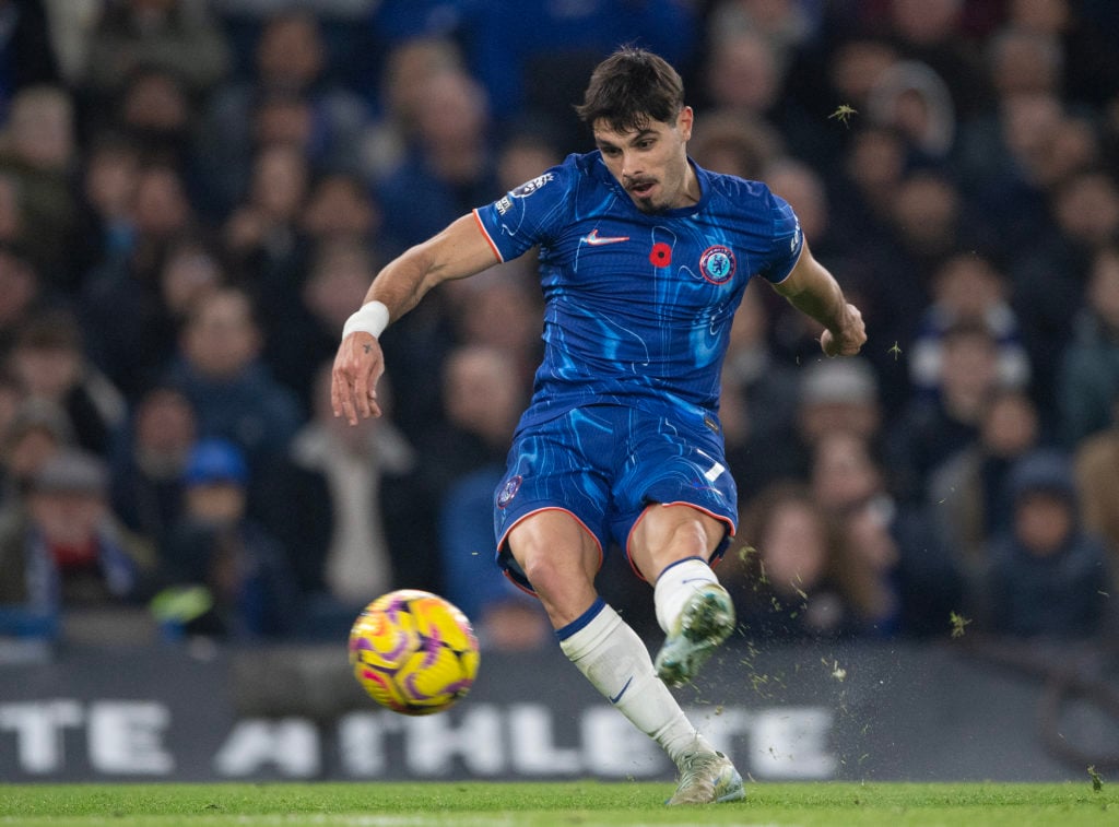 Pedro Neto of Chelsea during the Premier League match between Chelsea FC and Arsenal FC at Stamford Bridge on November 10, 2024 in London, England.