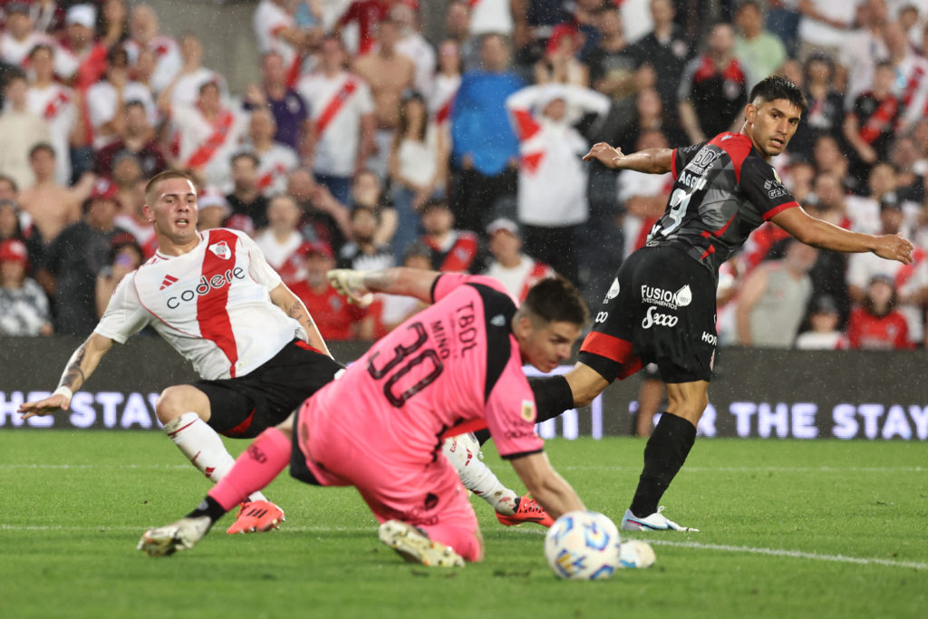 FBL-ARG-RIVER-BARRACAS
