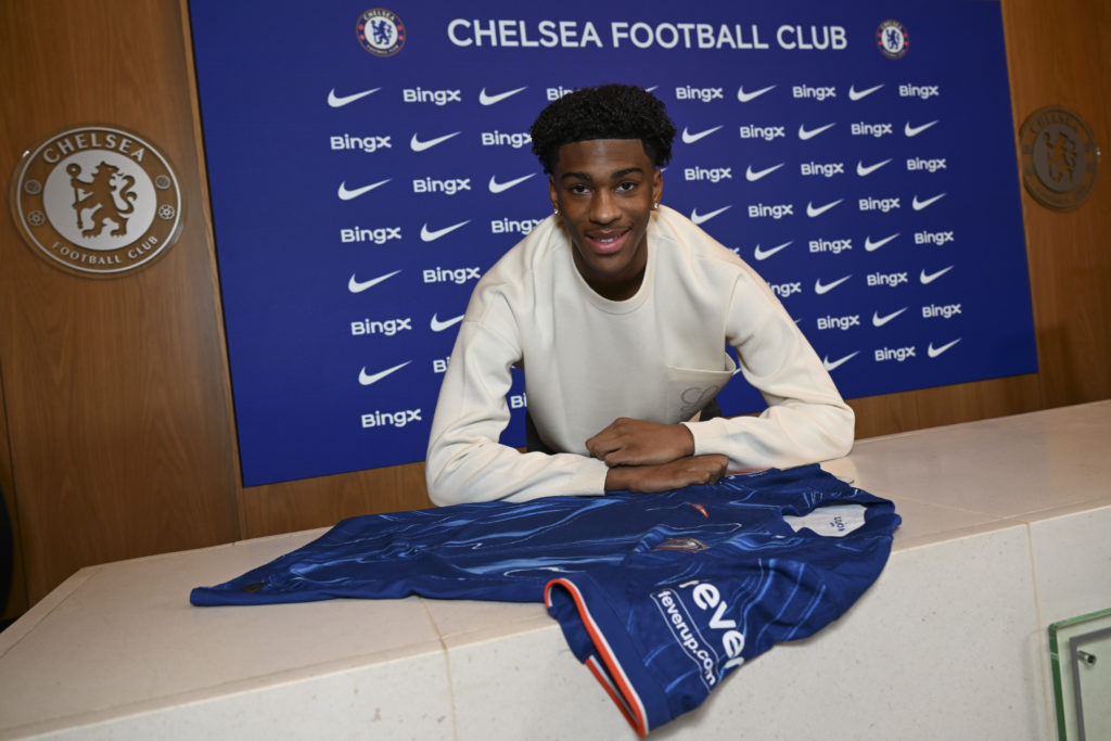 Josh Acheampong Signs a New Contract at Chelsea