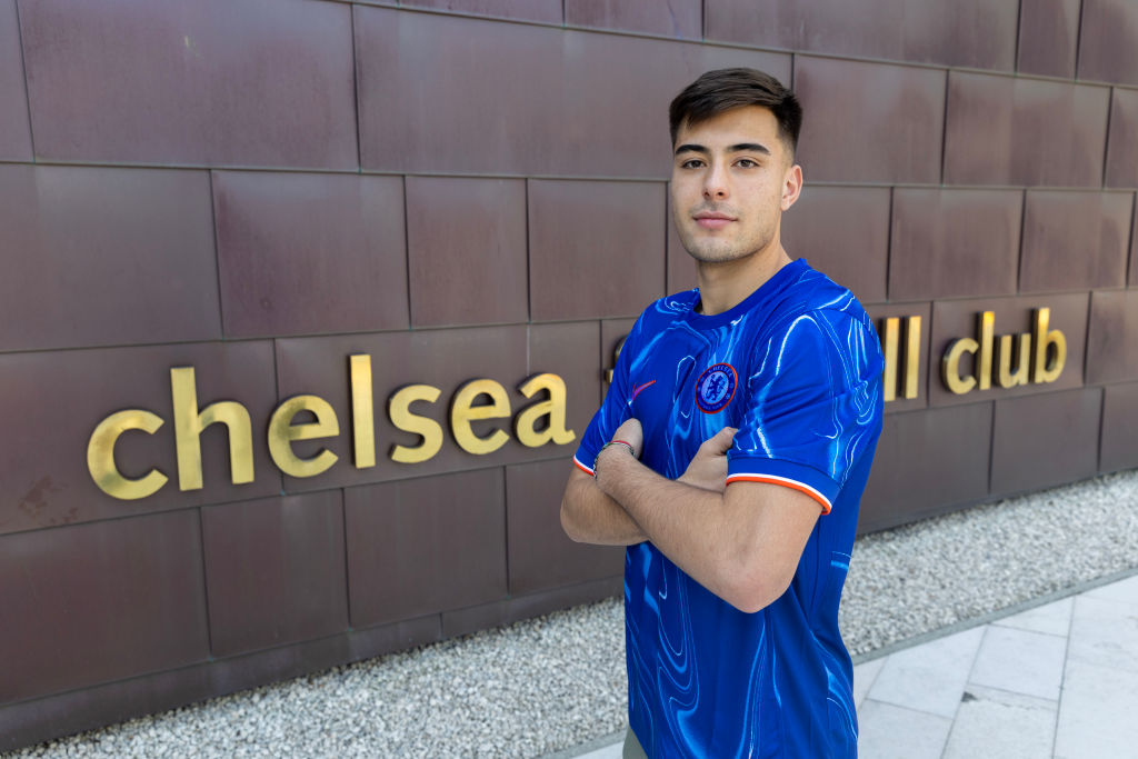 Chelsea Unveil New Signing Aaron Anselmino