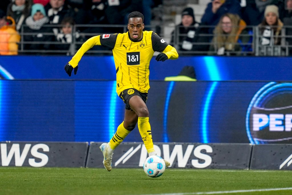 Jamie Gittens du Borussia Dortmund en action lors du match de football de Bundesliga entre l'Eintracht Francfort et le Borussia Dortmund à la Deutsche Bank...