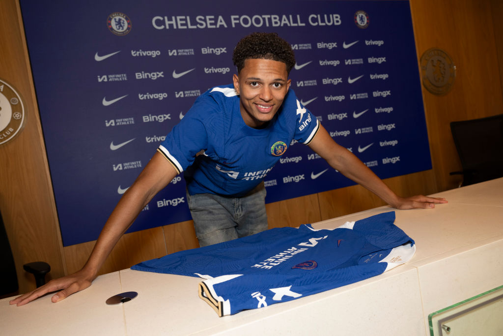 Chelsea Unveil New Signing Omari Kellyman