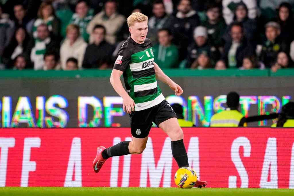 Conrad Harder of Sporting runs with the ball