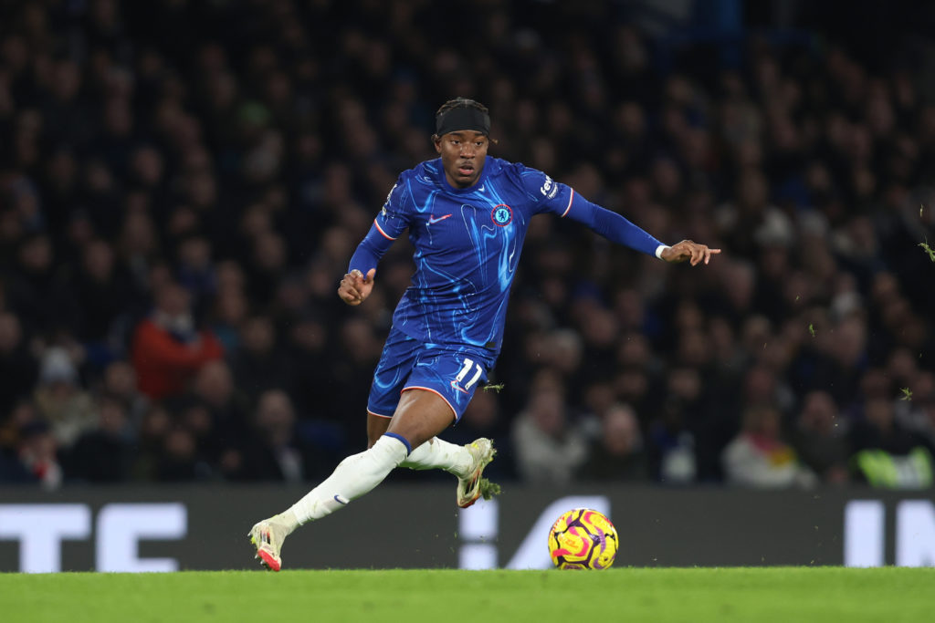Noni Madueke playing for Chelsea against West Ham in the Premier League.
