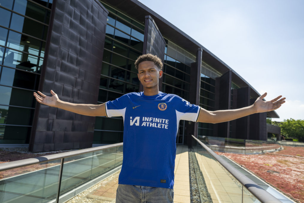 Chelsea Unveil New Signing Omari Kellyman
