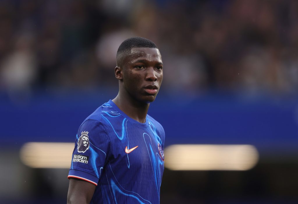 Chelsea midfielder Moises Caicedo playing against Ipswich Town in the Premier League.