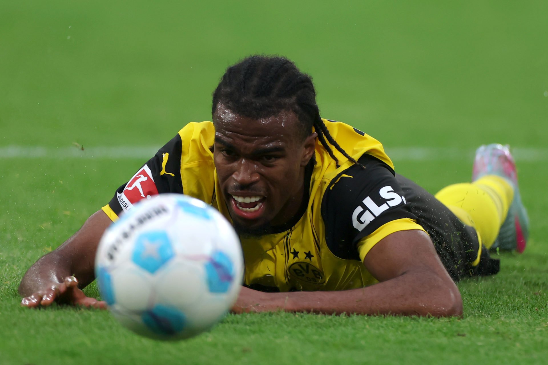 Fabrizio Romano explains what Borussia Dortmund are now trying to do with Chelsea loanee Carney Chukwuemeka