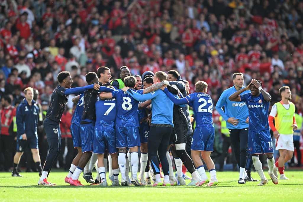 Chelsea players celebrate winning against Nottingham Forest in the Premier League