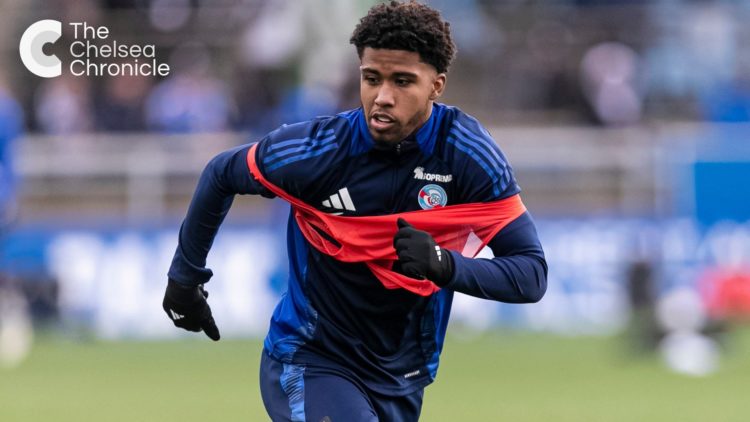 Strasbourg midfielder and Chelsea loanee Andrey Santos warming up